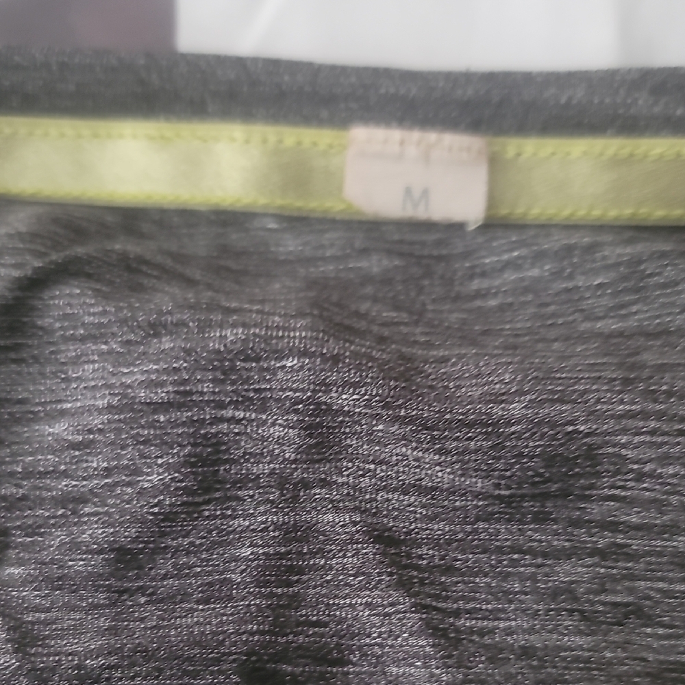 Men's Gray Lululemon Gray Sleeveless Fitness Moisture Wicking Gym Shirt - Picture 3 of 5